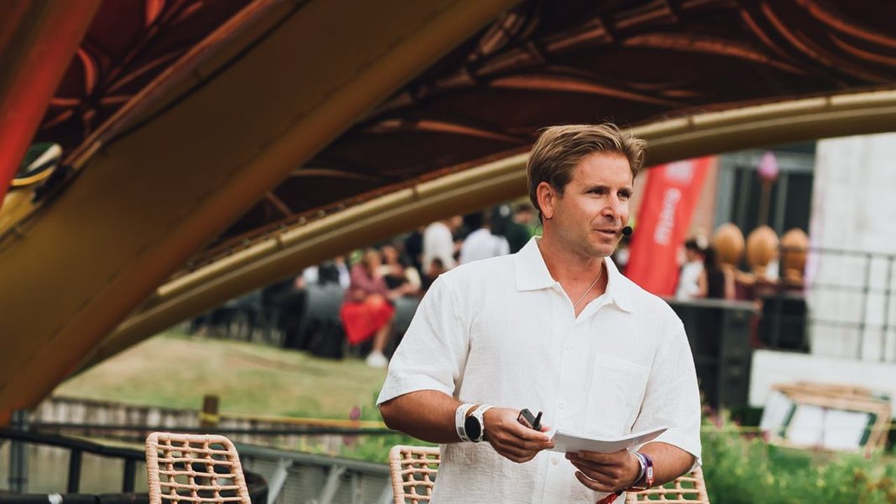 Kolin Schunck giving his keynote at the Love Tomorrow Summit